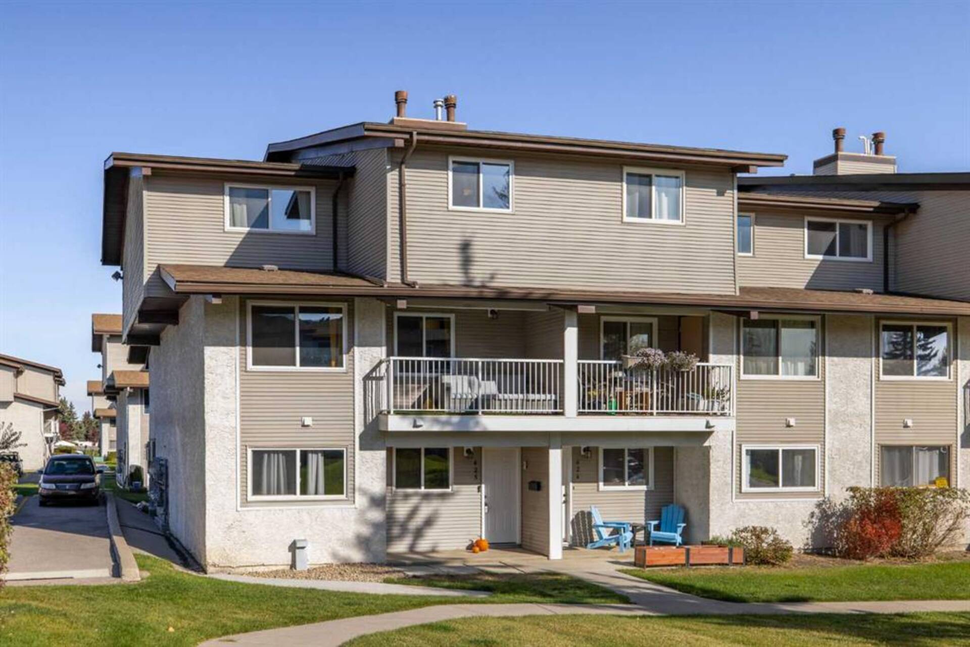 425, 200 Brookpark Drive SW Calgary