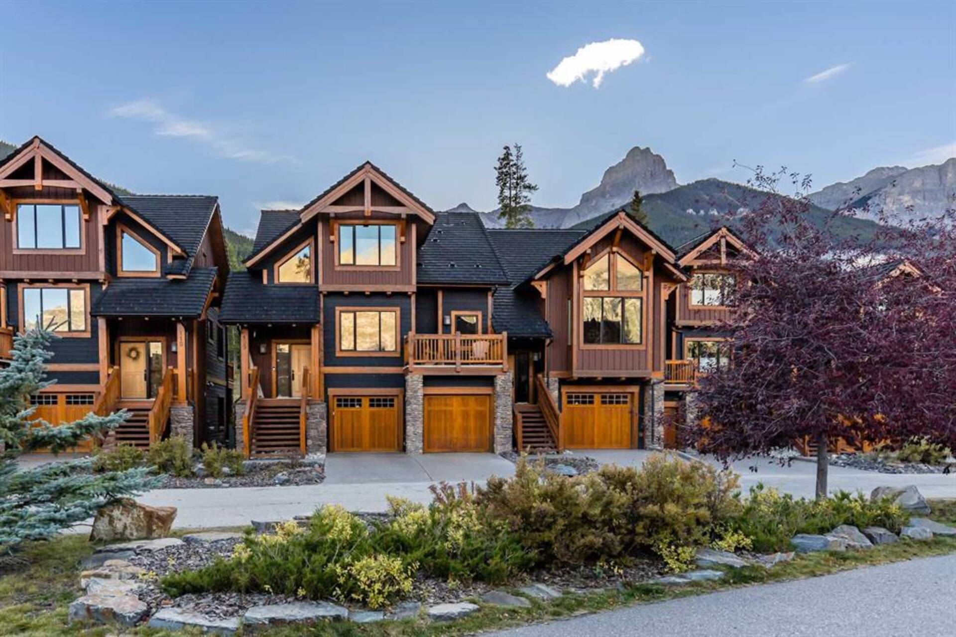 108, 102 Armstrong Place Canmore