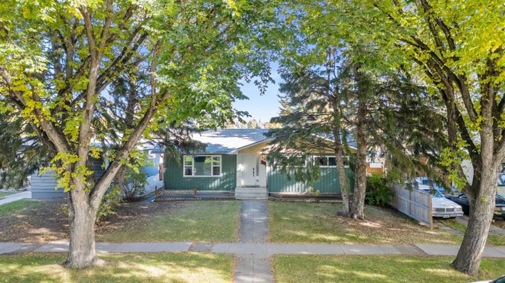 1432 Northmount Drive NW Calgary