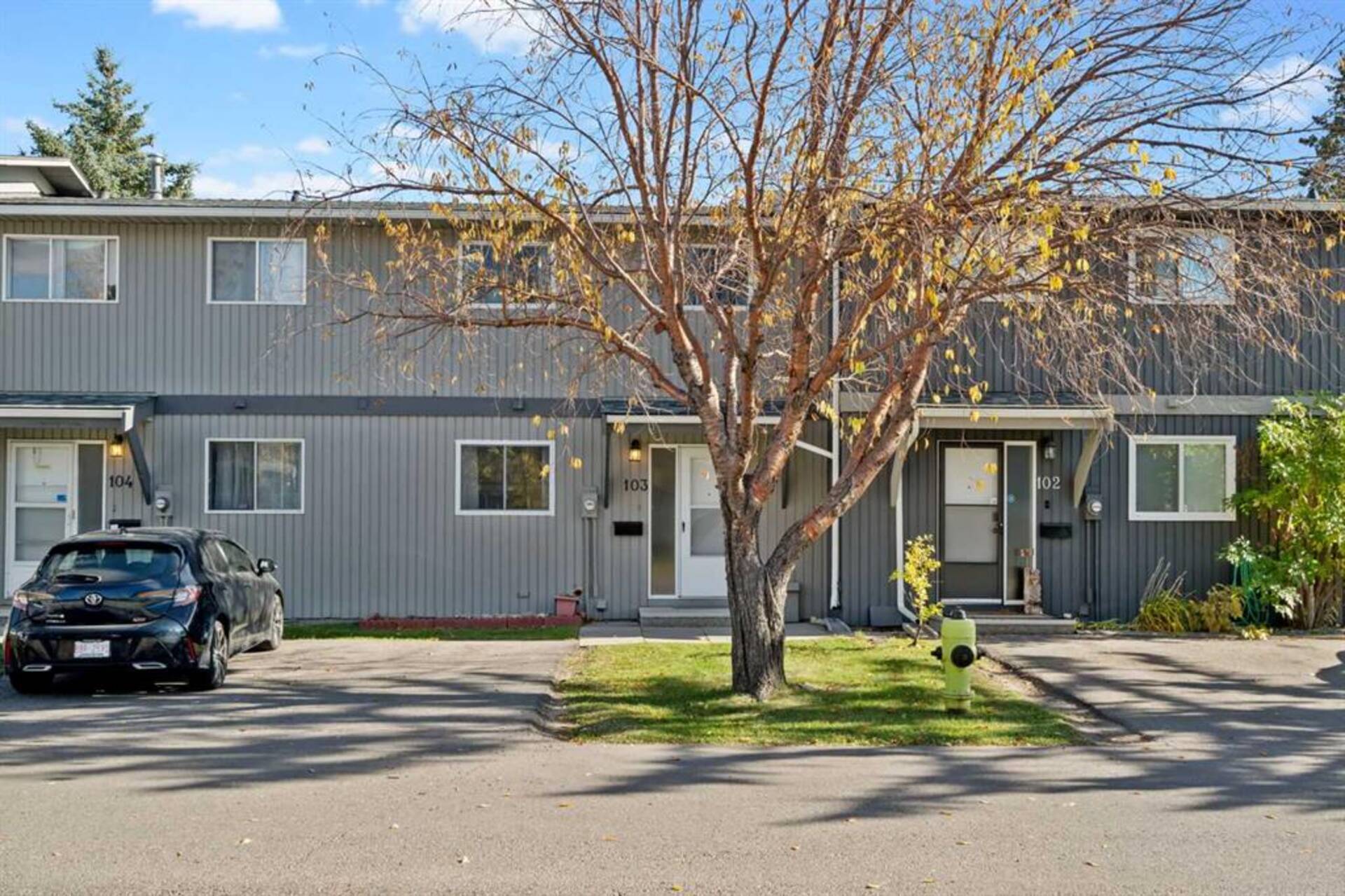 103, 120 Silvercreek Close NW Calgary