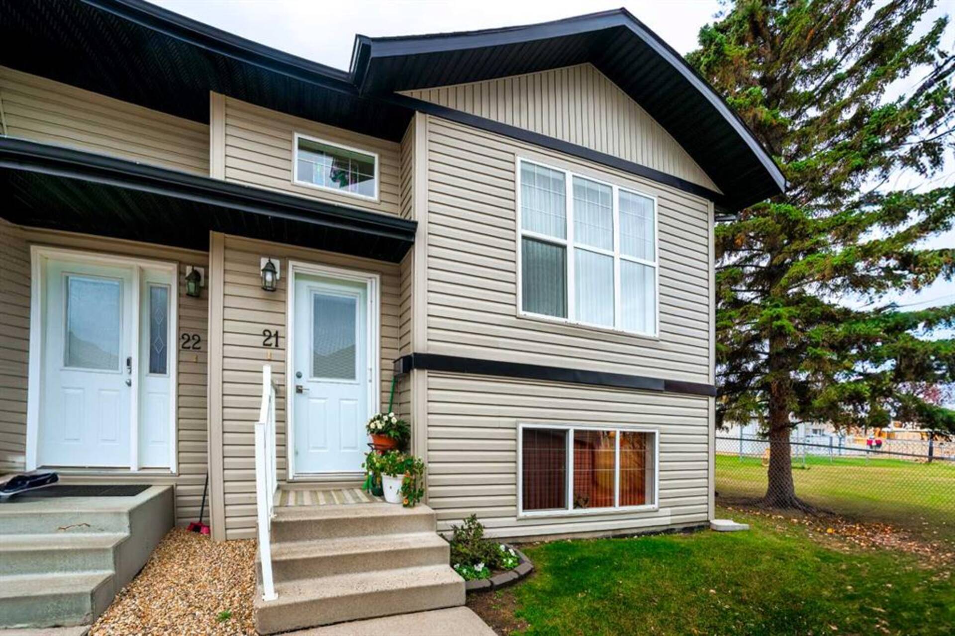 21, 5302 47 Street Camrose