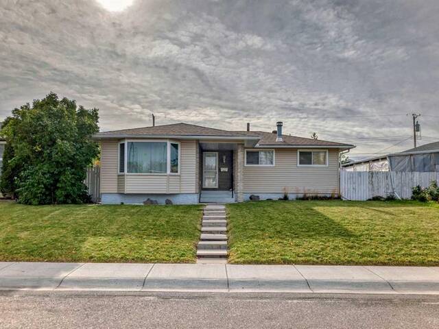 919 Pensdale Crescent SE Calgary