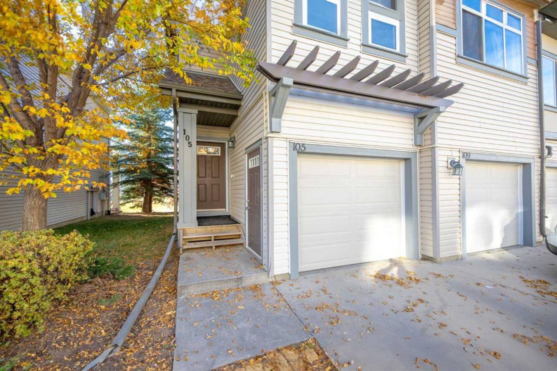 105, 300 Evanscreek Court NW Calgary