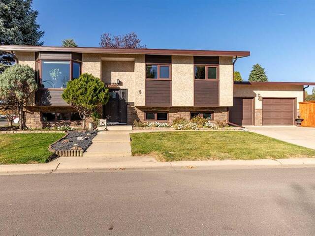 5 Erminedale Place N Lethbridge