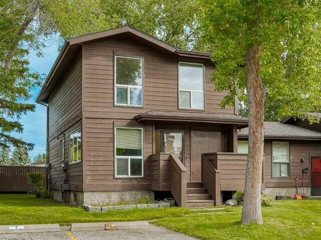 8, 336 Rundlehill Drive NE Calgary