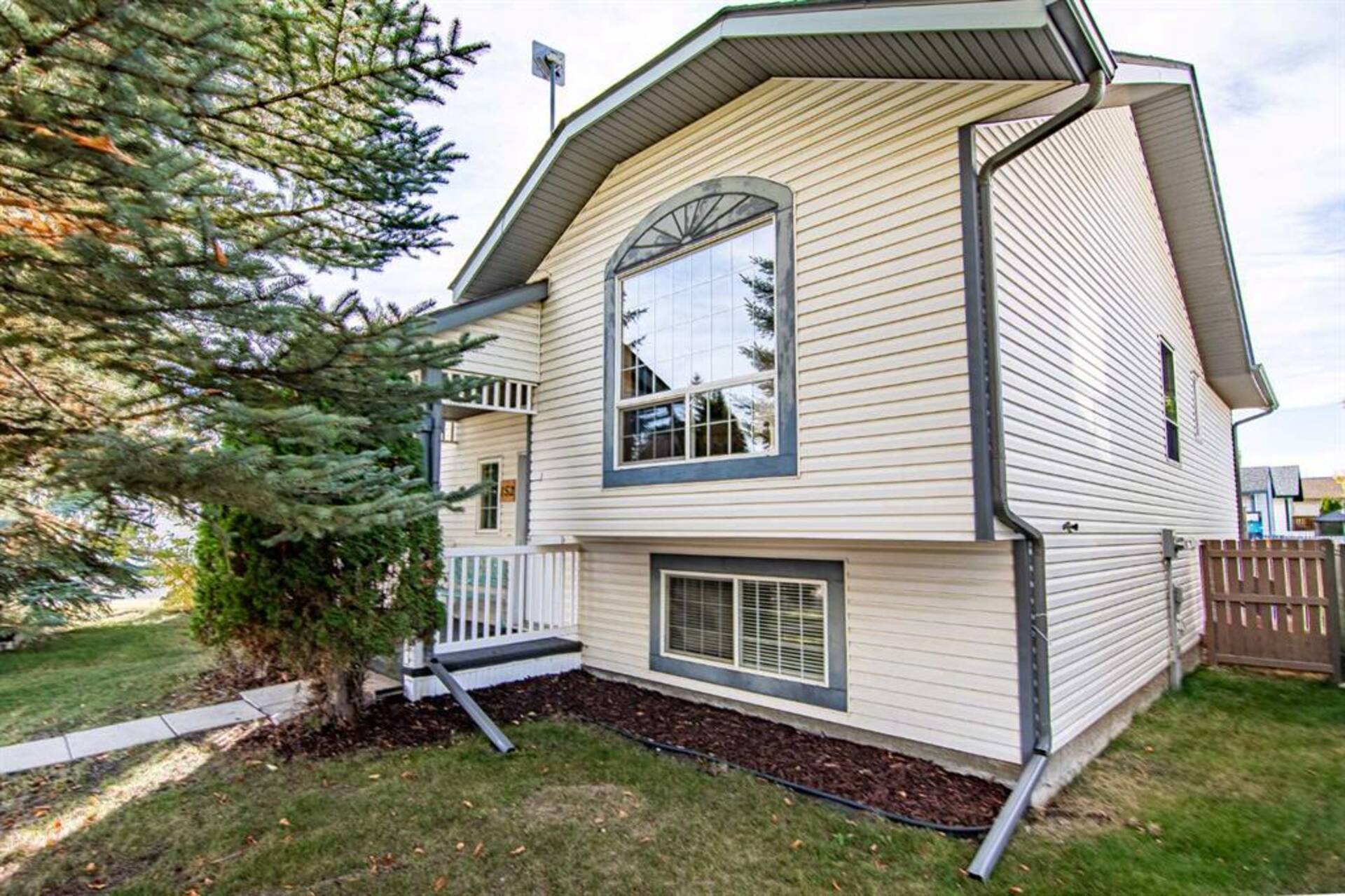 152 Kemp Avenue Red Deer