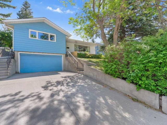 94 Cumberland Drive NW Calgary