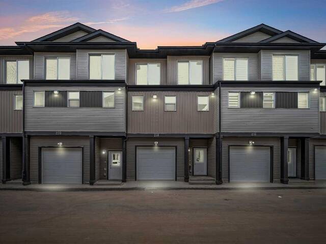 218 Corner Meadows Square NE Calgary