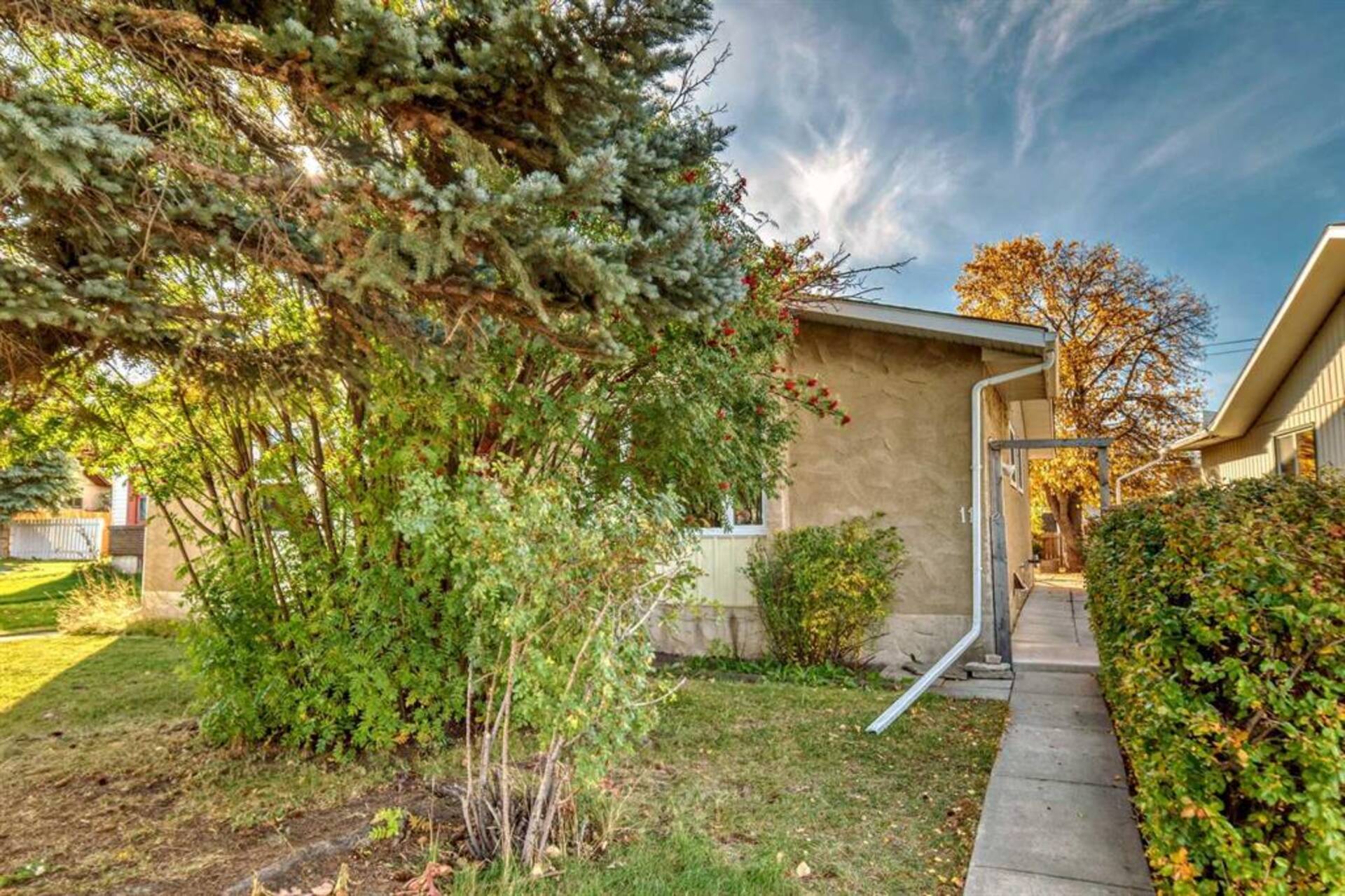 11 Rundlelawn Court NE Calgary