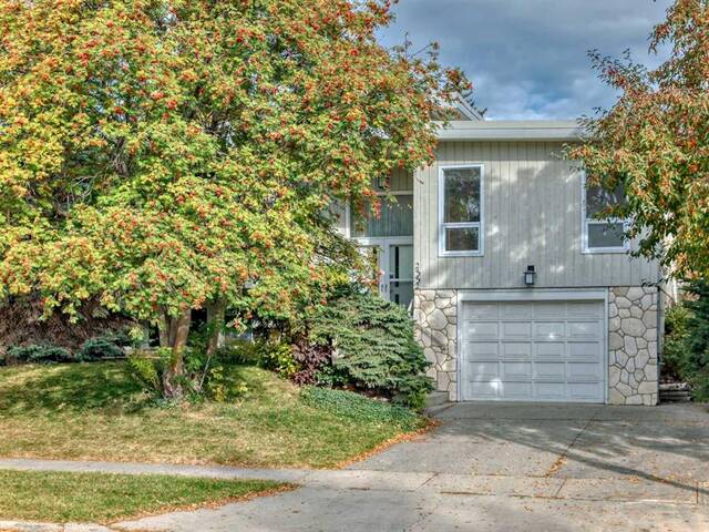 2332 Uxbridge Drive NW Calgary