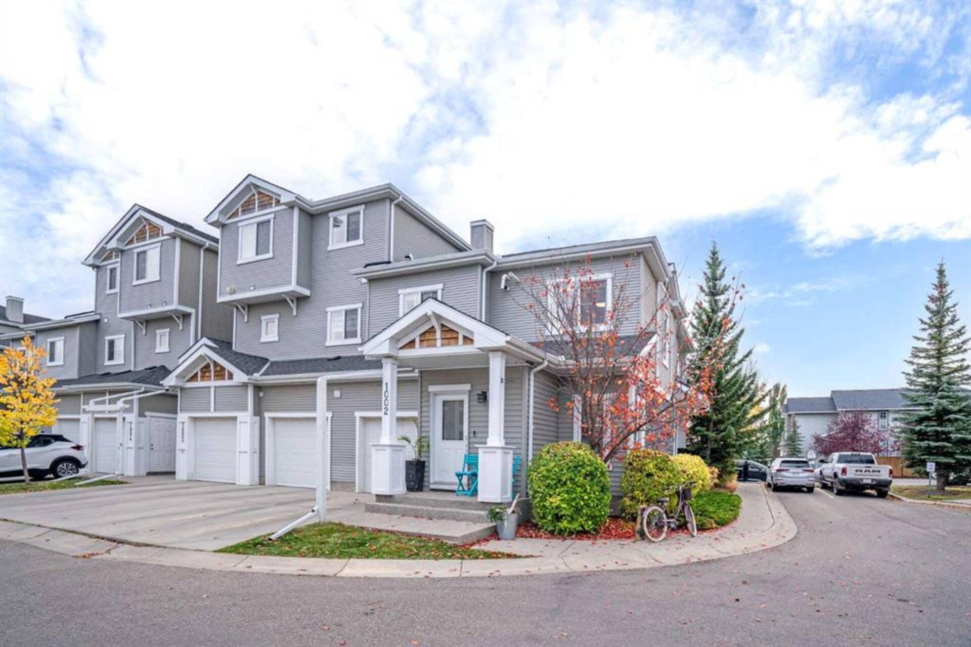 1002, 281 Cougar Ridge Drive SW Calgary