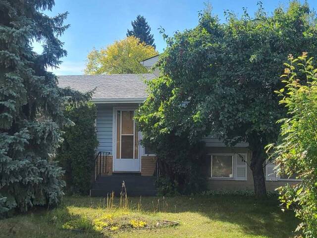 28 McKee Close E Red Deer