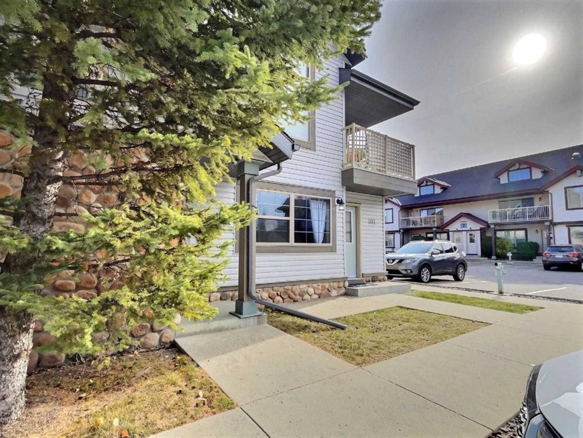 101, 8 Everridge Square SW Calgary