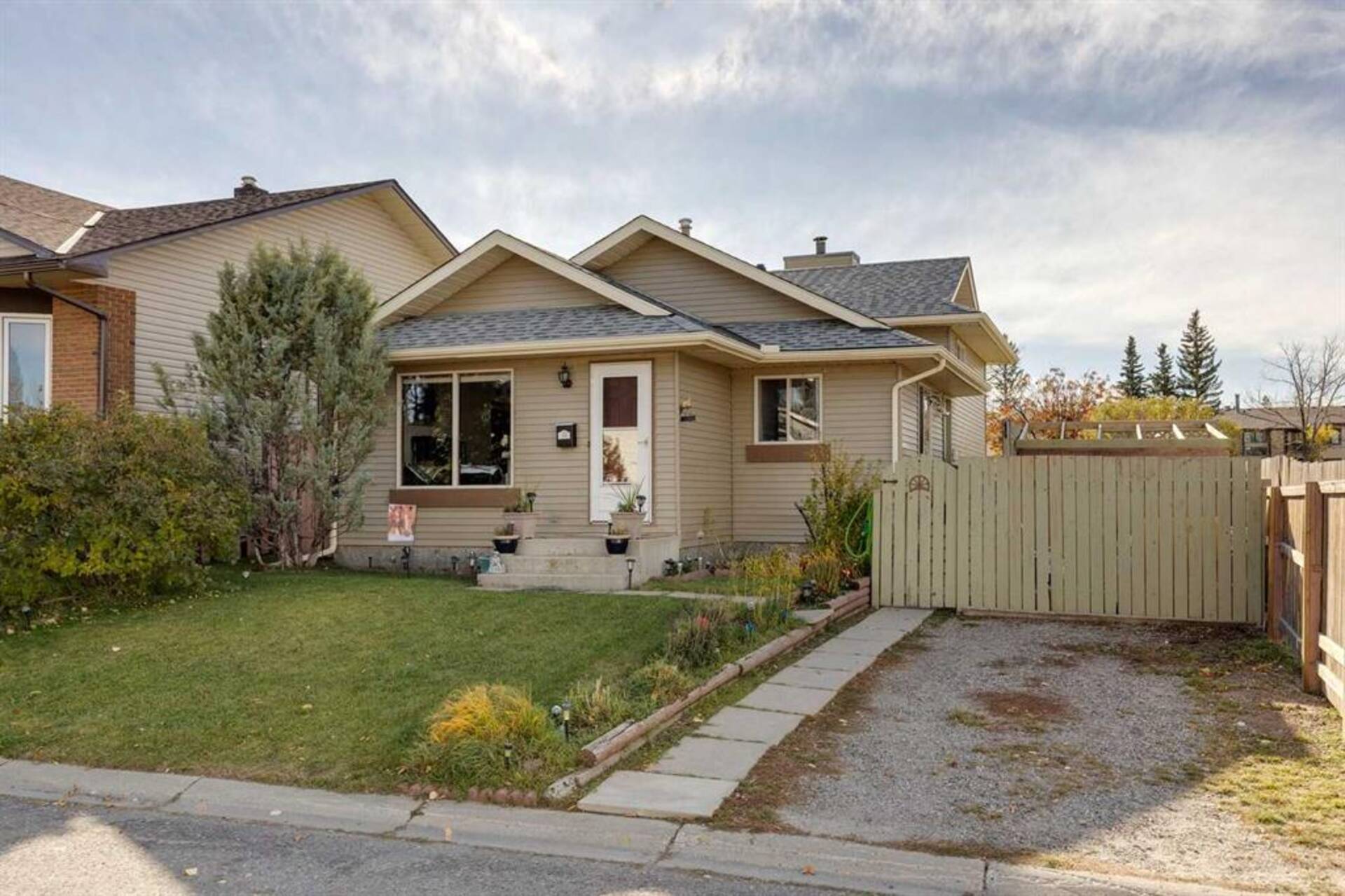 32 Castleridge Close NE Calgary