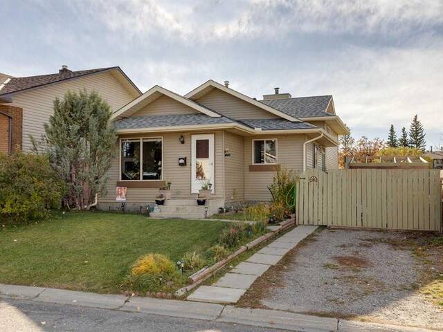 32 Castleridge Close NE Calgary