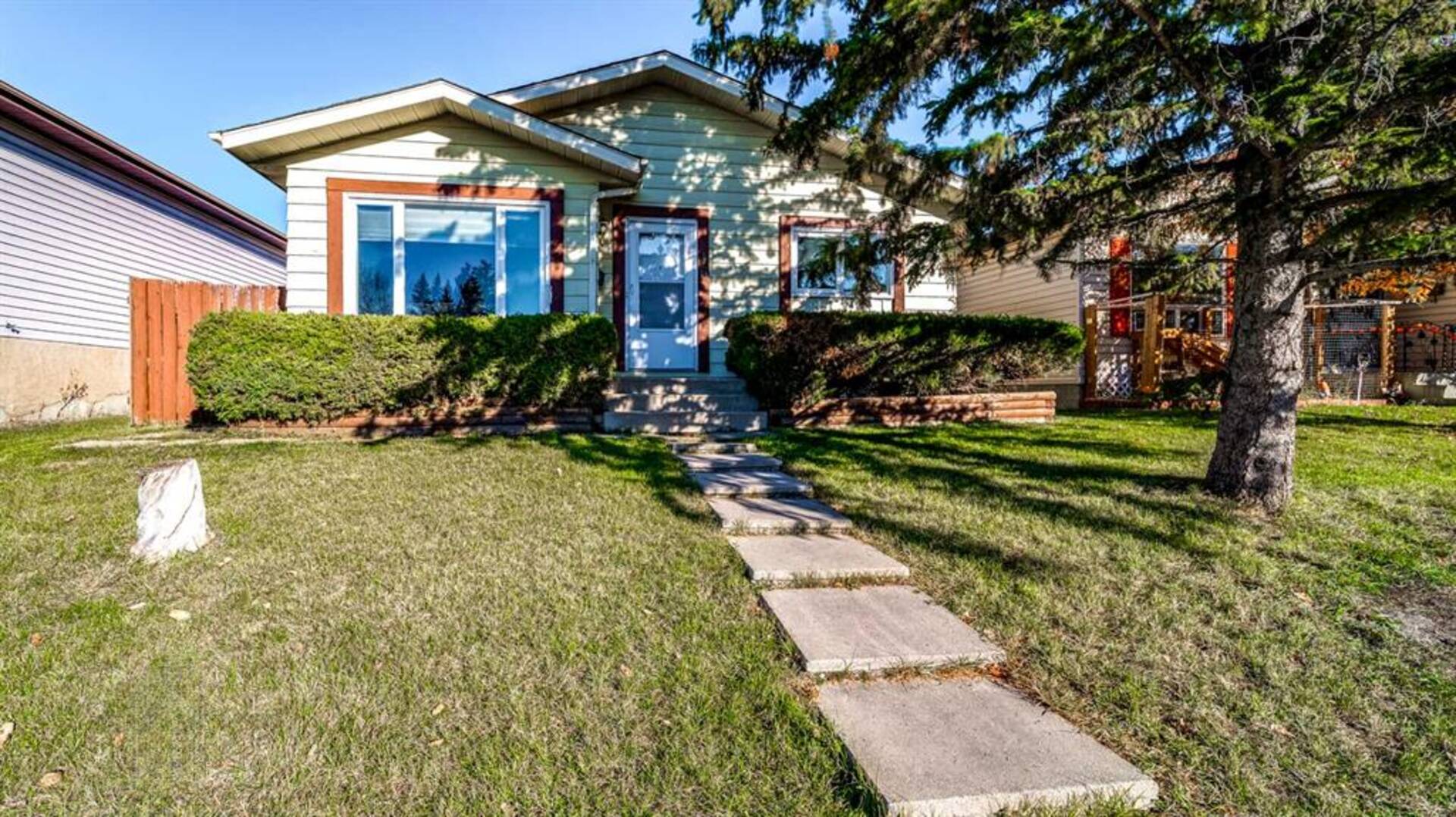 16 Abbercove Drive SE Calgary