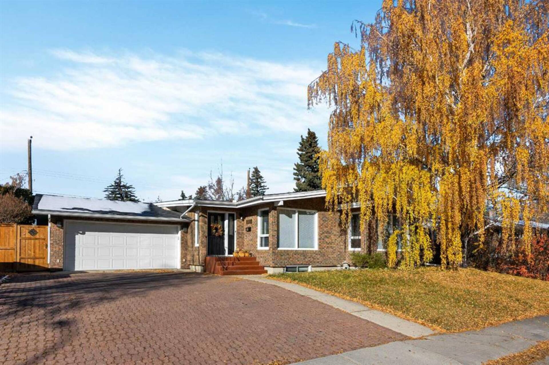 6503 Lombardy Crescent SW Calgary