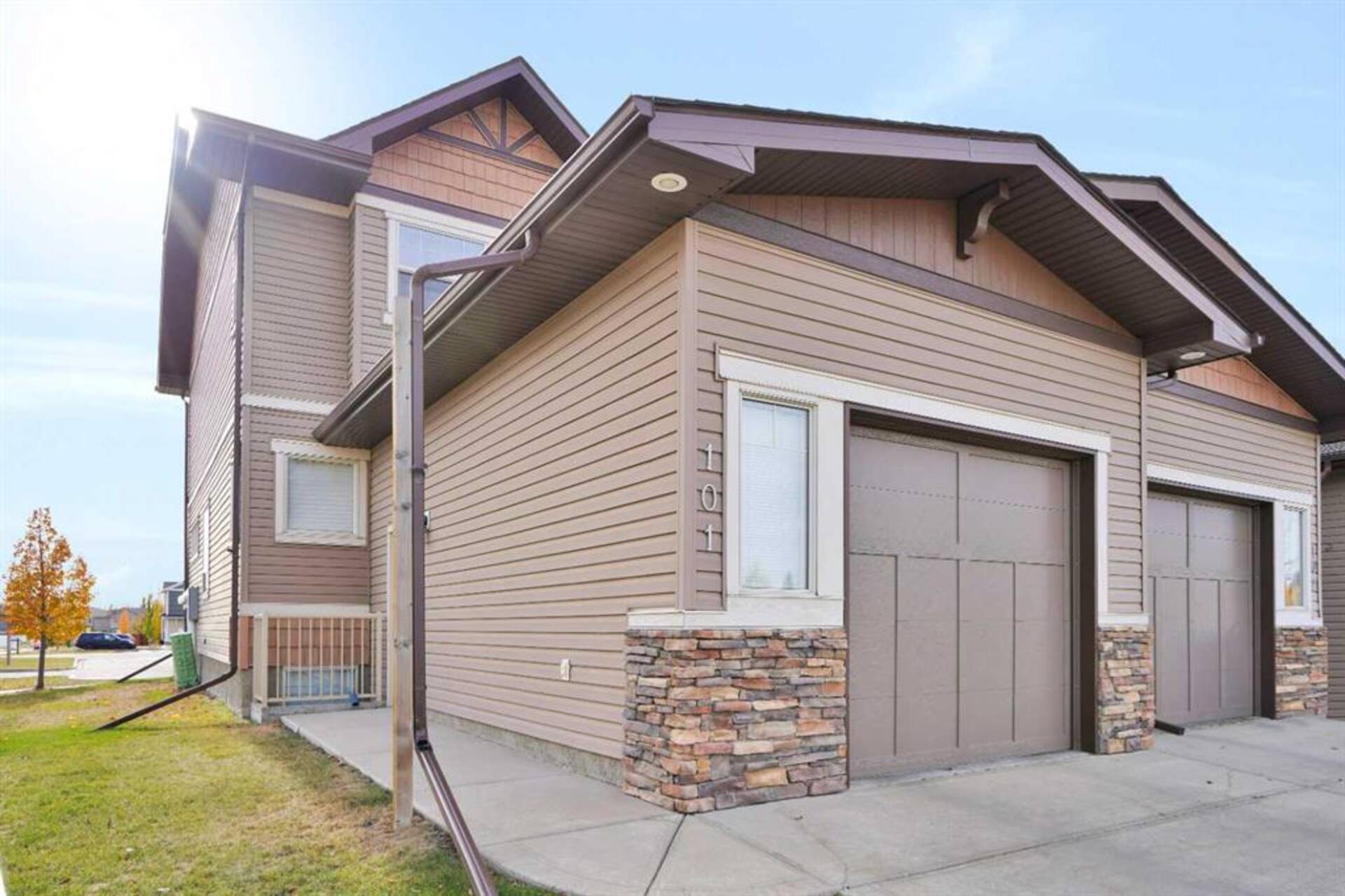 101, 150 Vanier Drive Red Deer