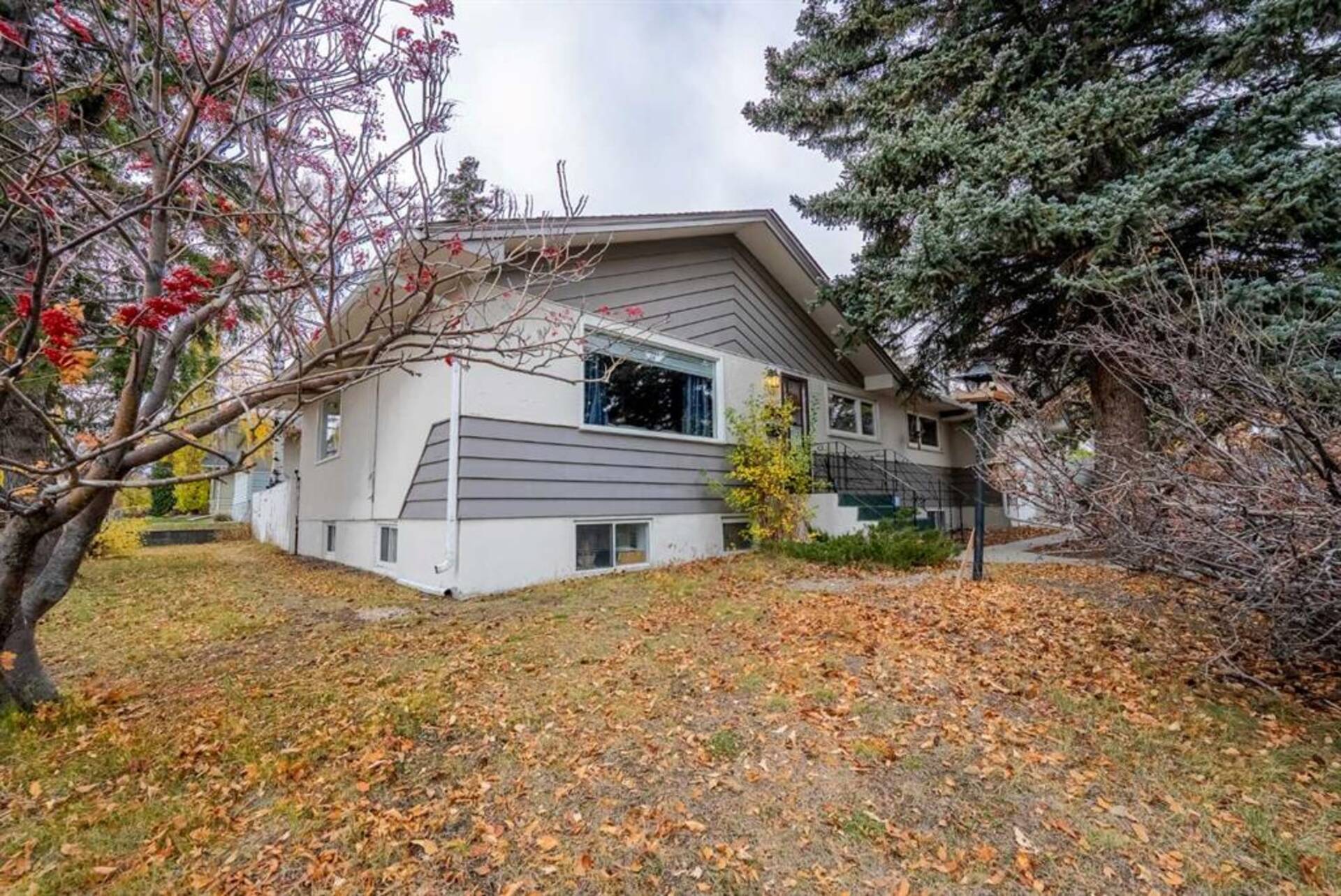 121 Holmwood Avenue NW Calgary