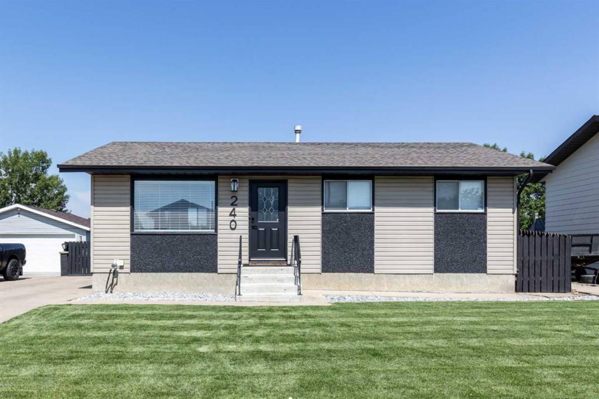 240 Shepherd Crescent SE Medicine Hat