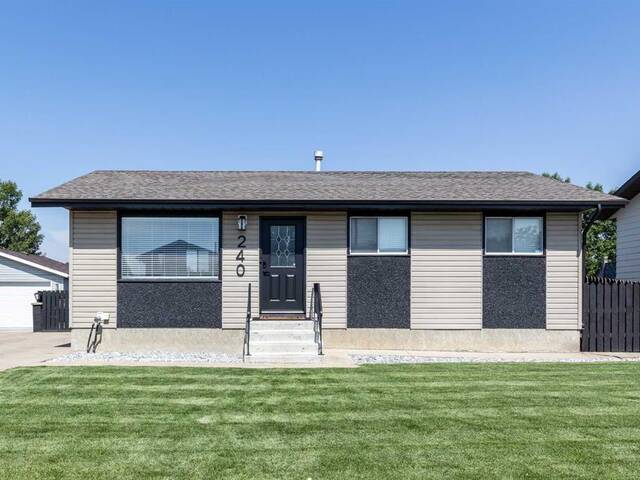 240 Shepherd Crescent SE Medicine Hat