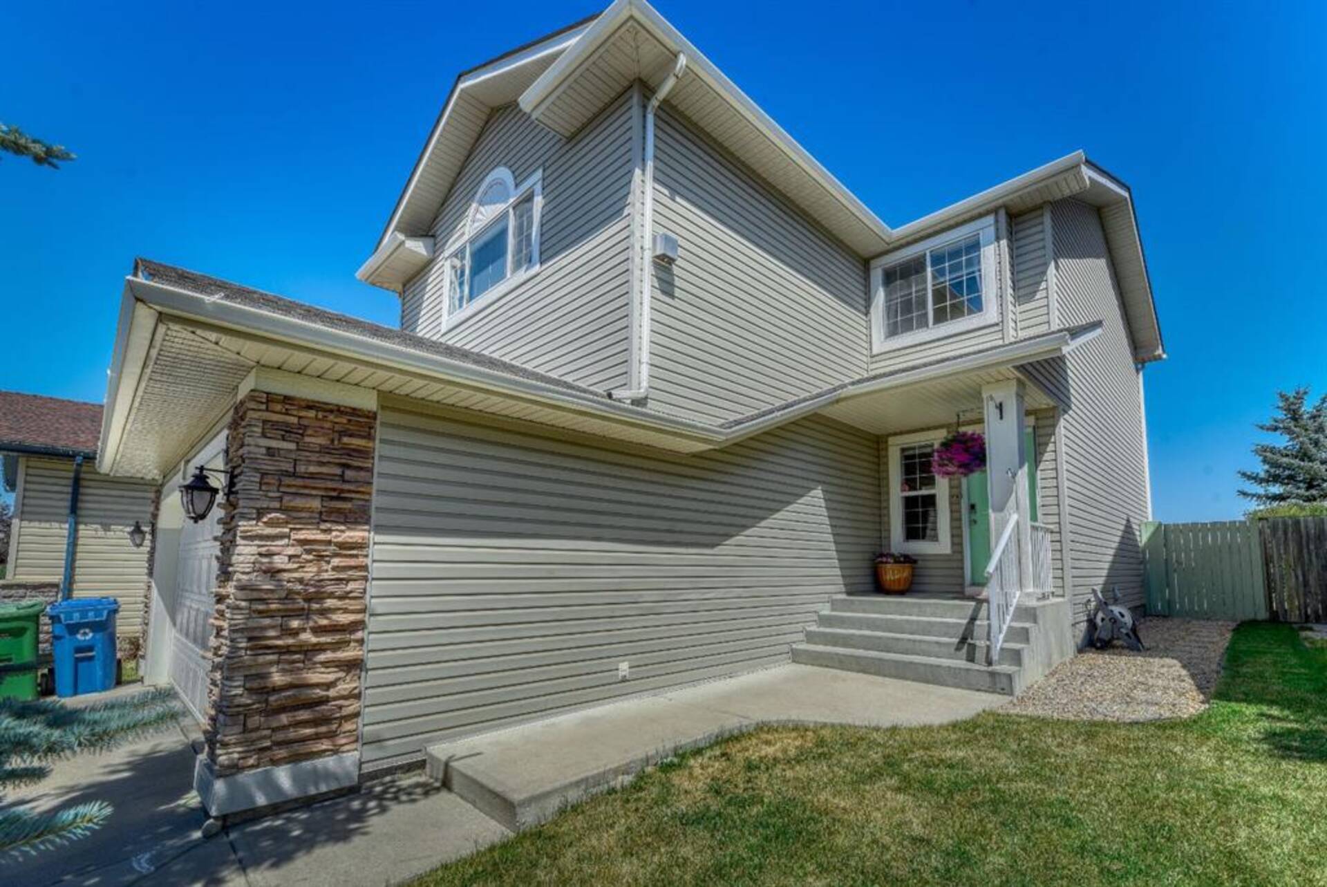 303 Royal Birch View NW Calgary