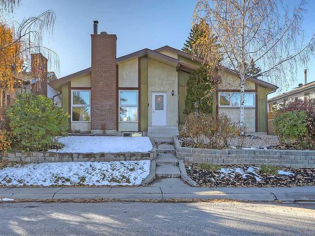 427 Cedarpark Drive SW Calgary