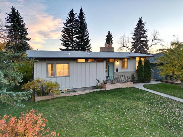 11 Cumberland Drive NW Calgary