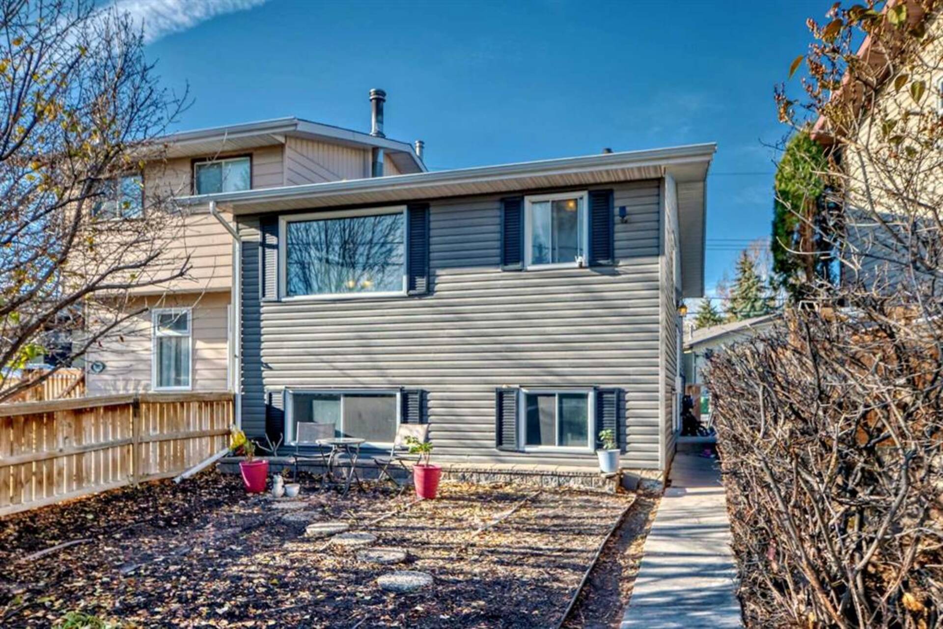 7803 34 Avenue NW Calgary