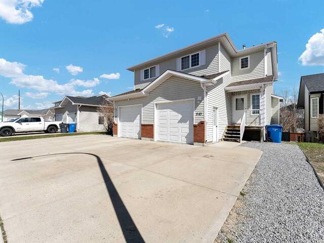 543 Stark Way SE Medicine Hat