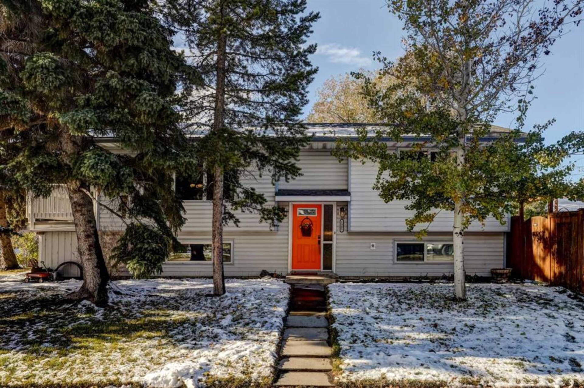 1302 Limit Avenue Crossfield