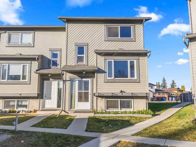 35, 12 Templewood Drive NE Calgary