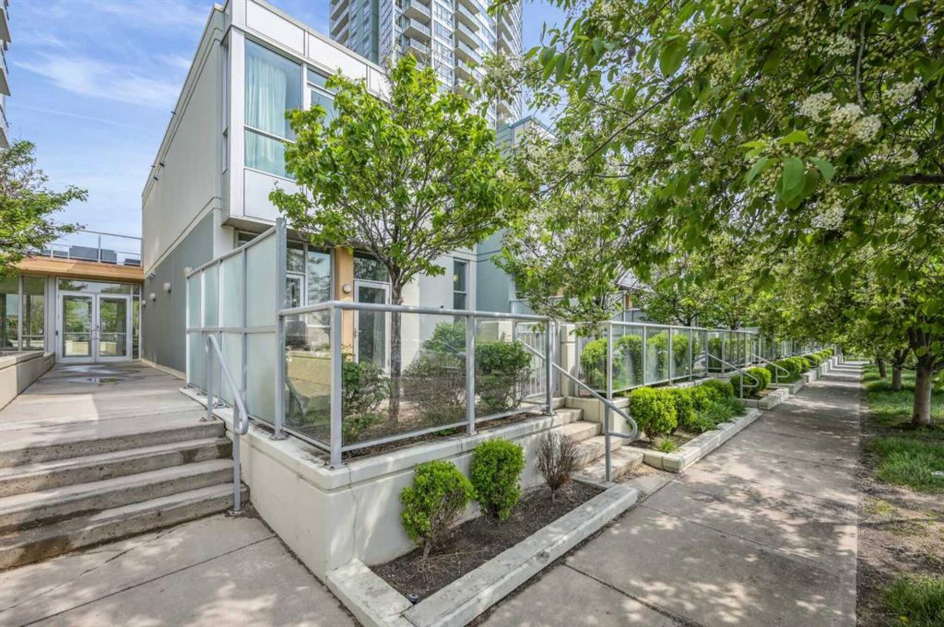 132, 99 Spruce Place SW Calgary