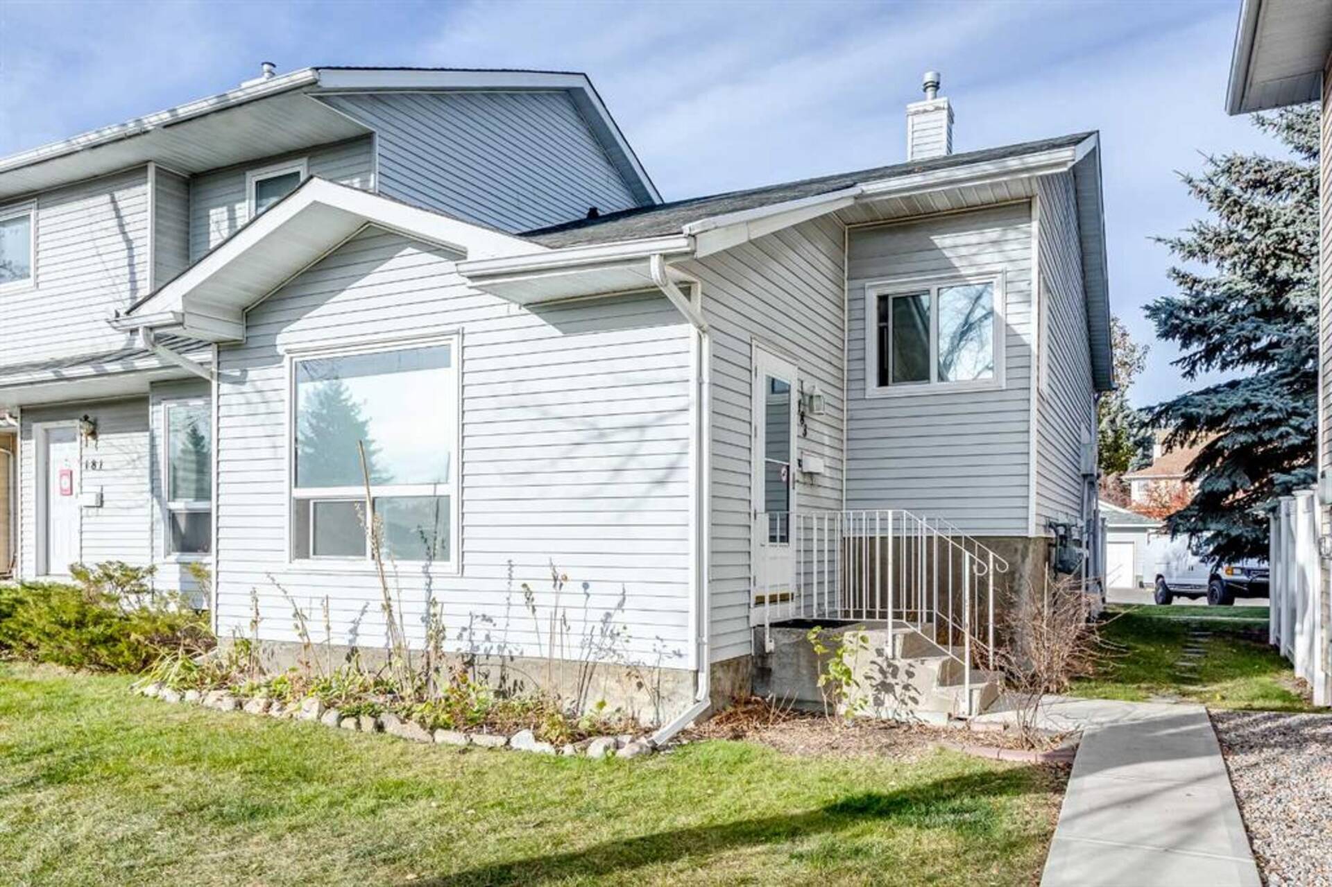 183 Deerfield Drive SE Calgary