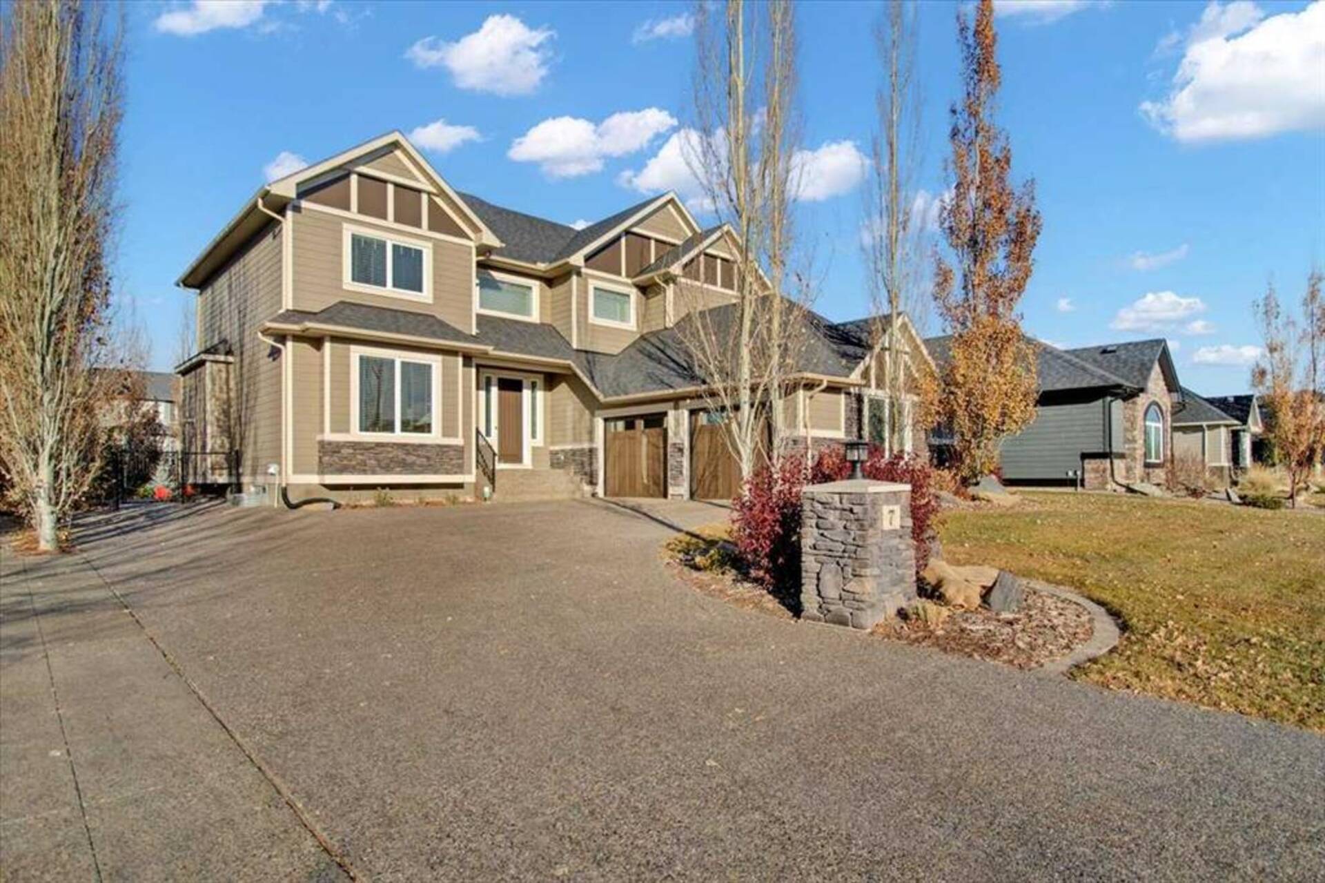 7 Cimarron Estates Manor Okotoks