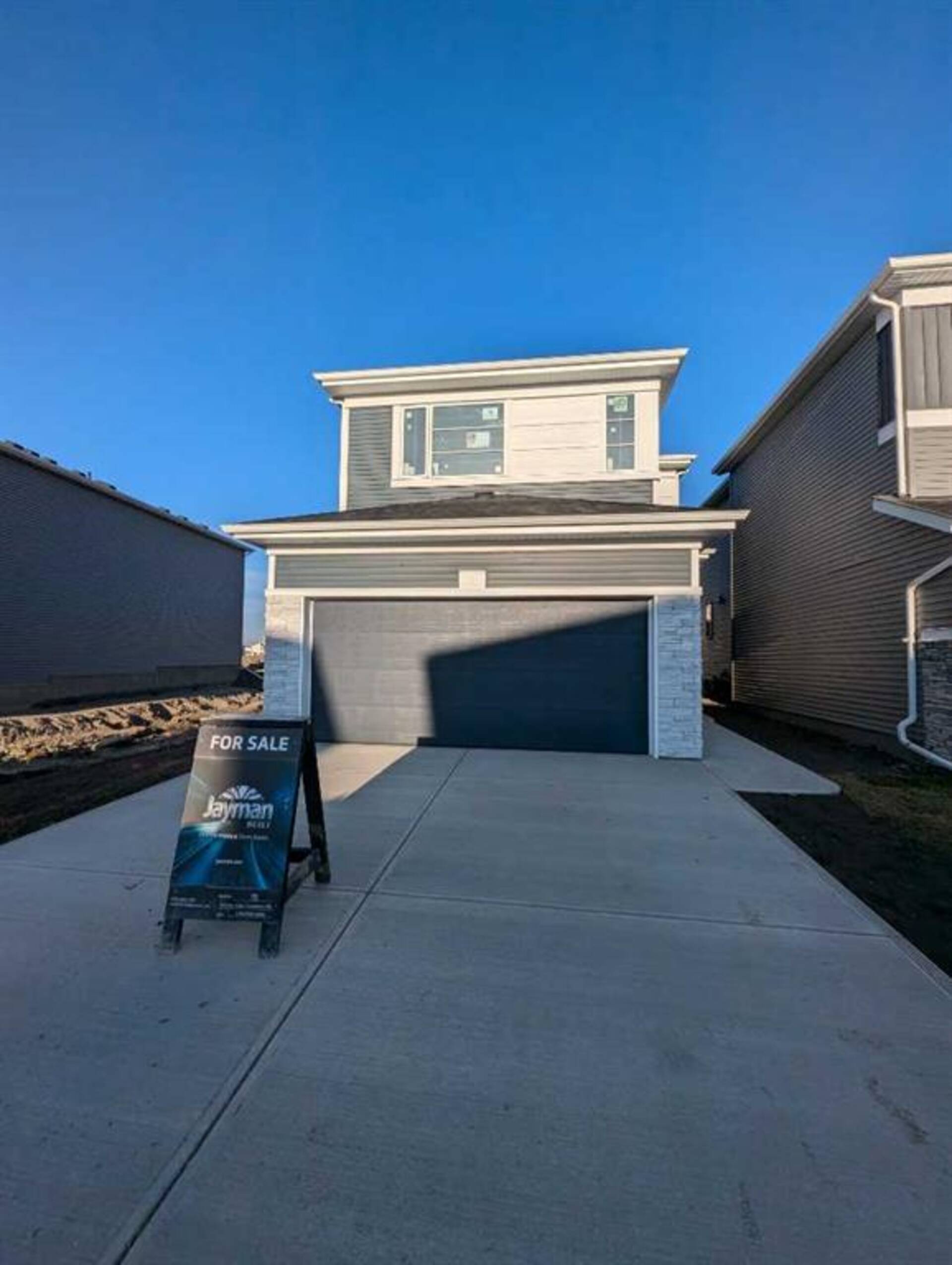 75 Corner Glen Common NE Calgary