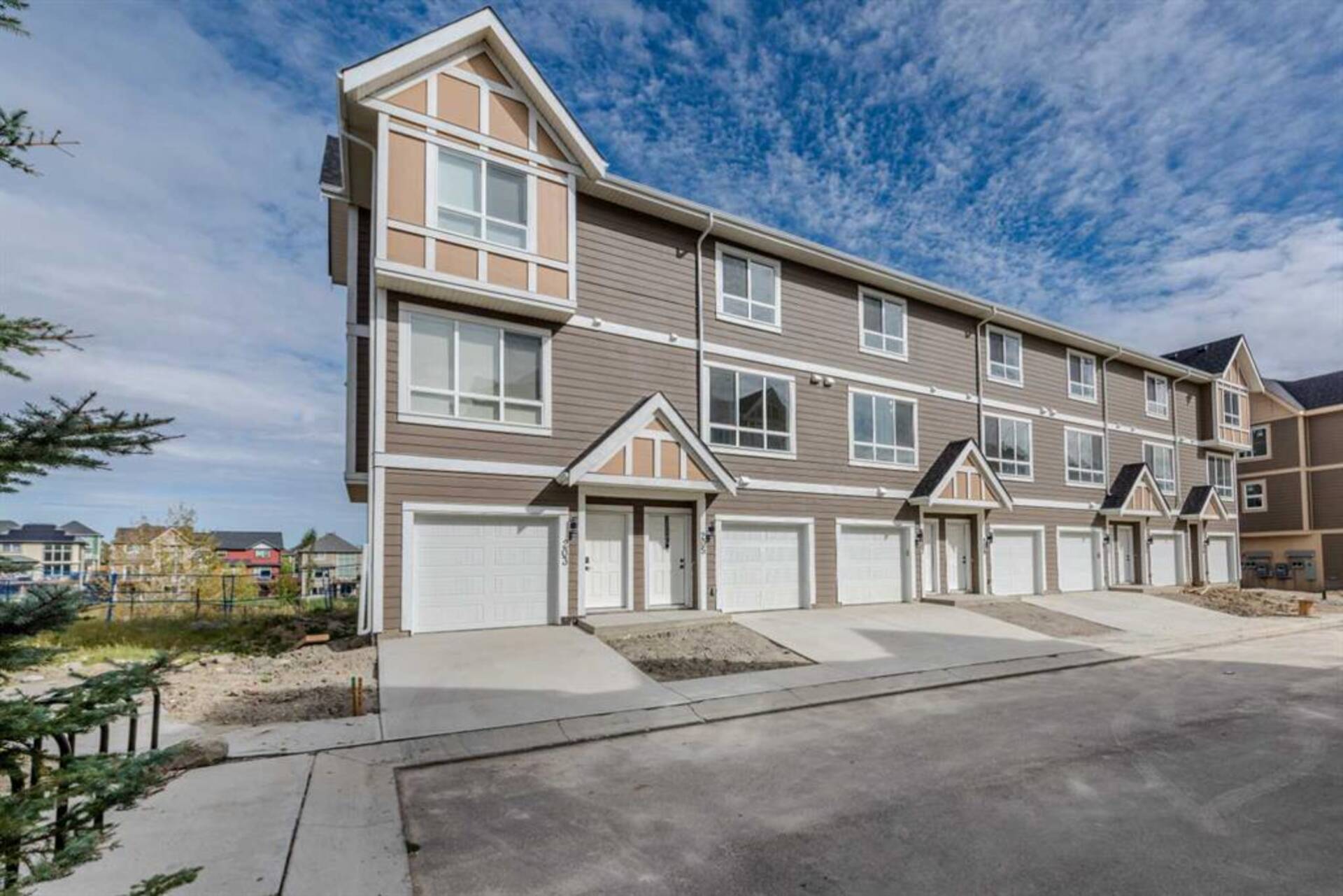 205 Sherwood Lane NW Calgary