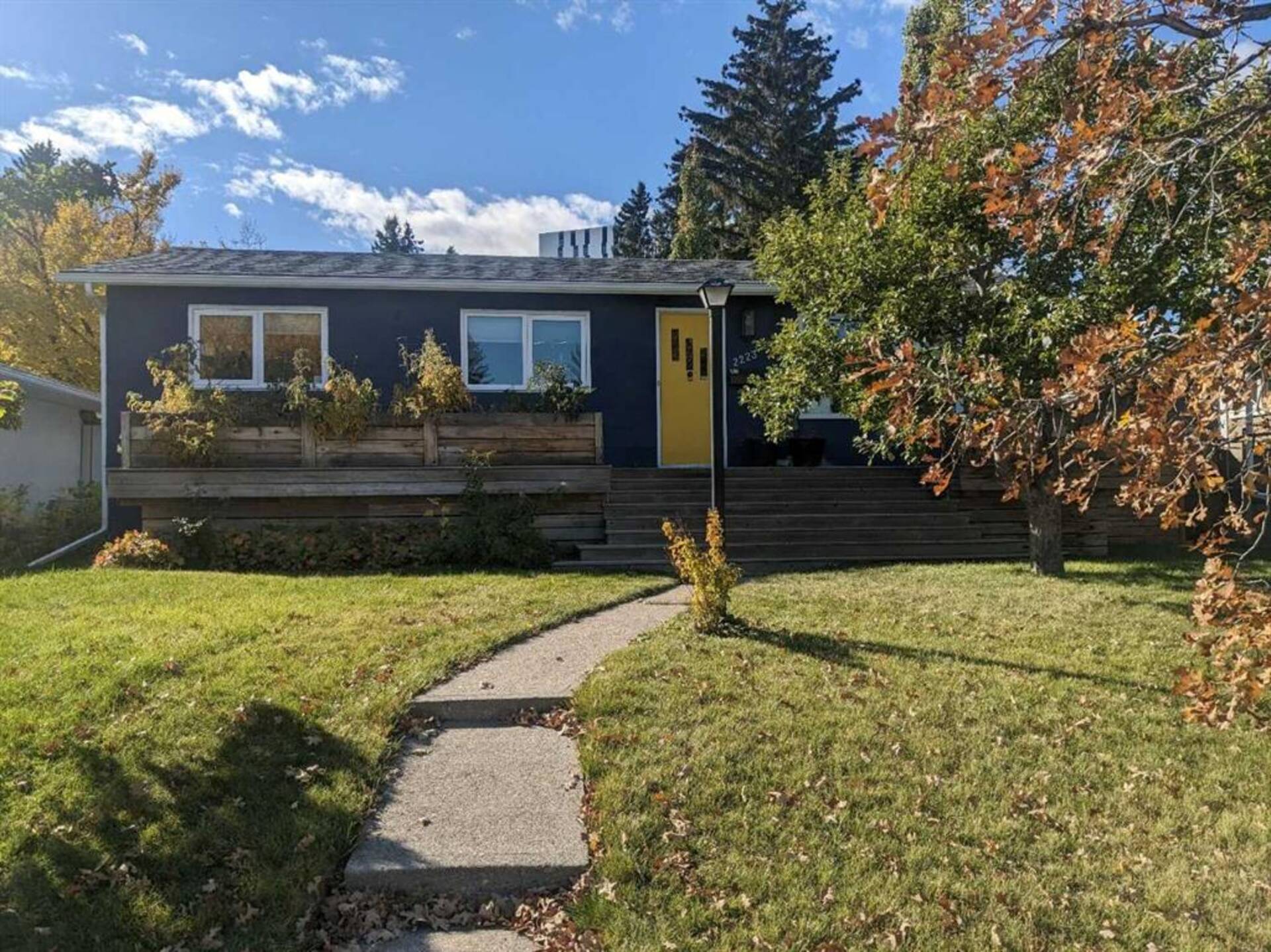 2223 Halifax Crescent NW Calgary