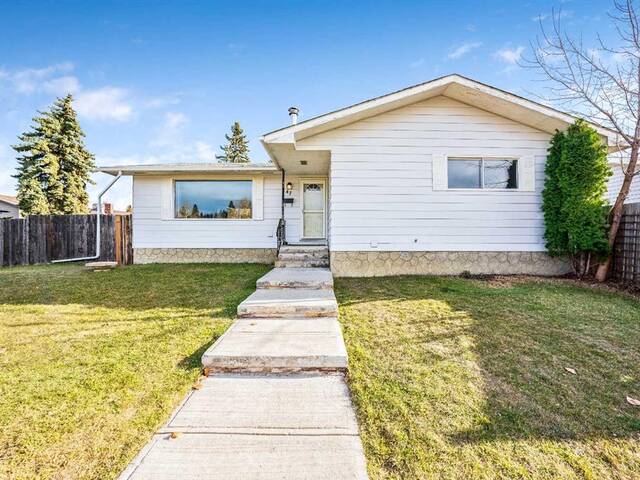 47 Queen Isabella Close SE Calgary