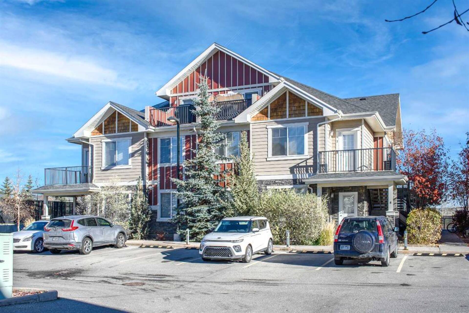 6, 35 West Coach Manor SW Calgary