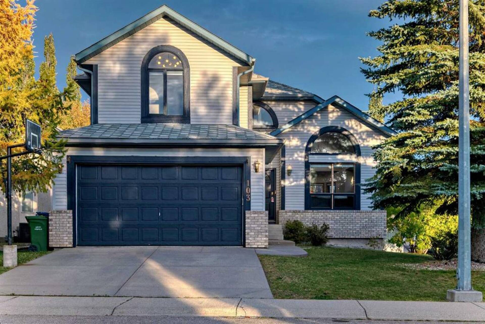 103 Hawktree Close NW Calgary