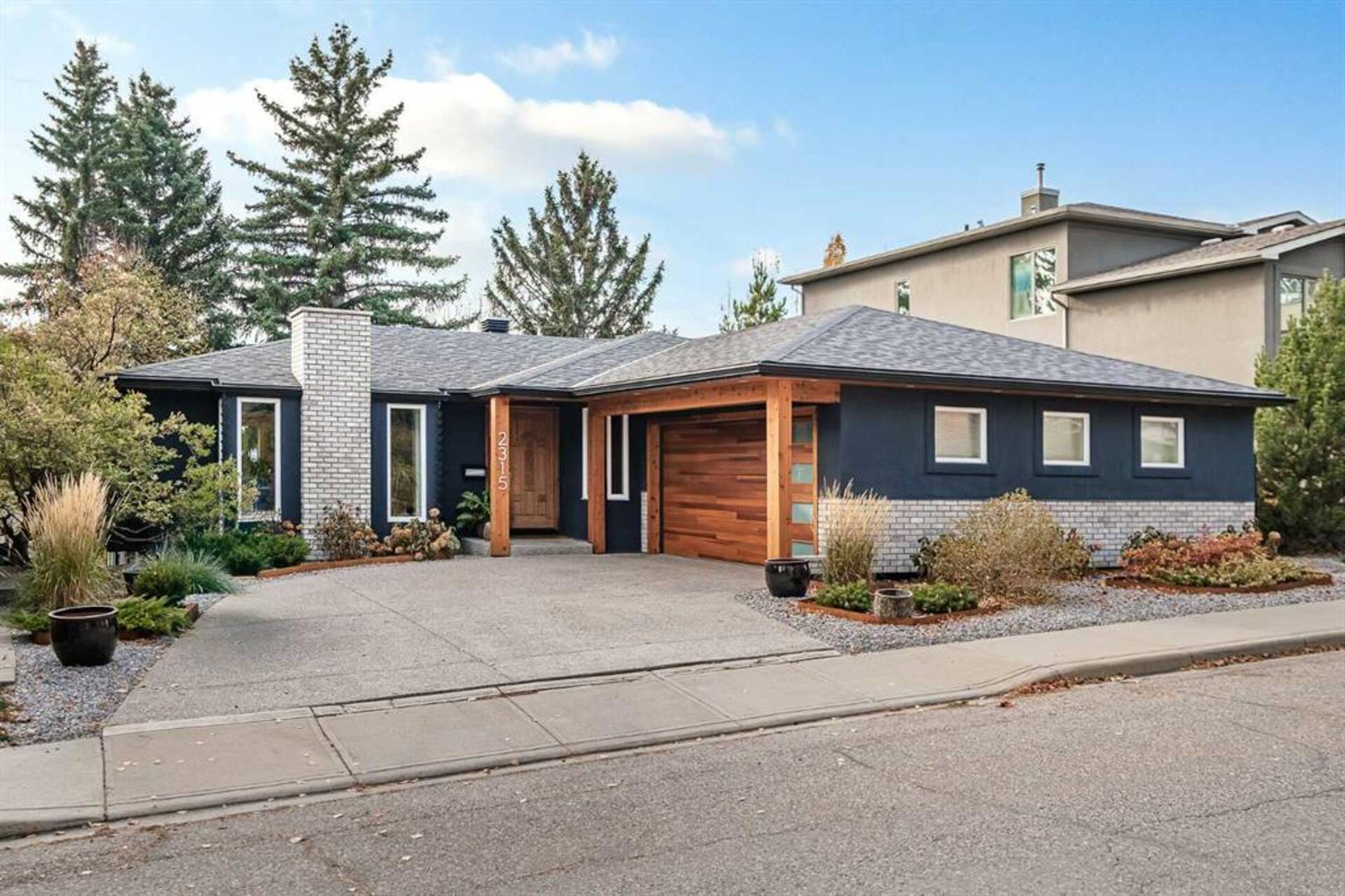 2315 Juniper Road NW Calgary