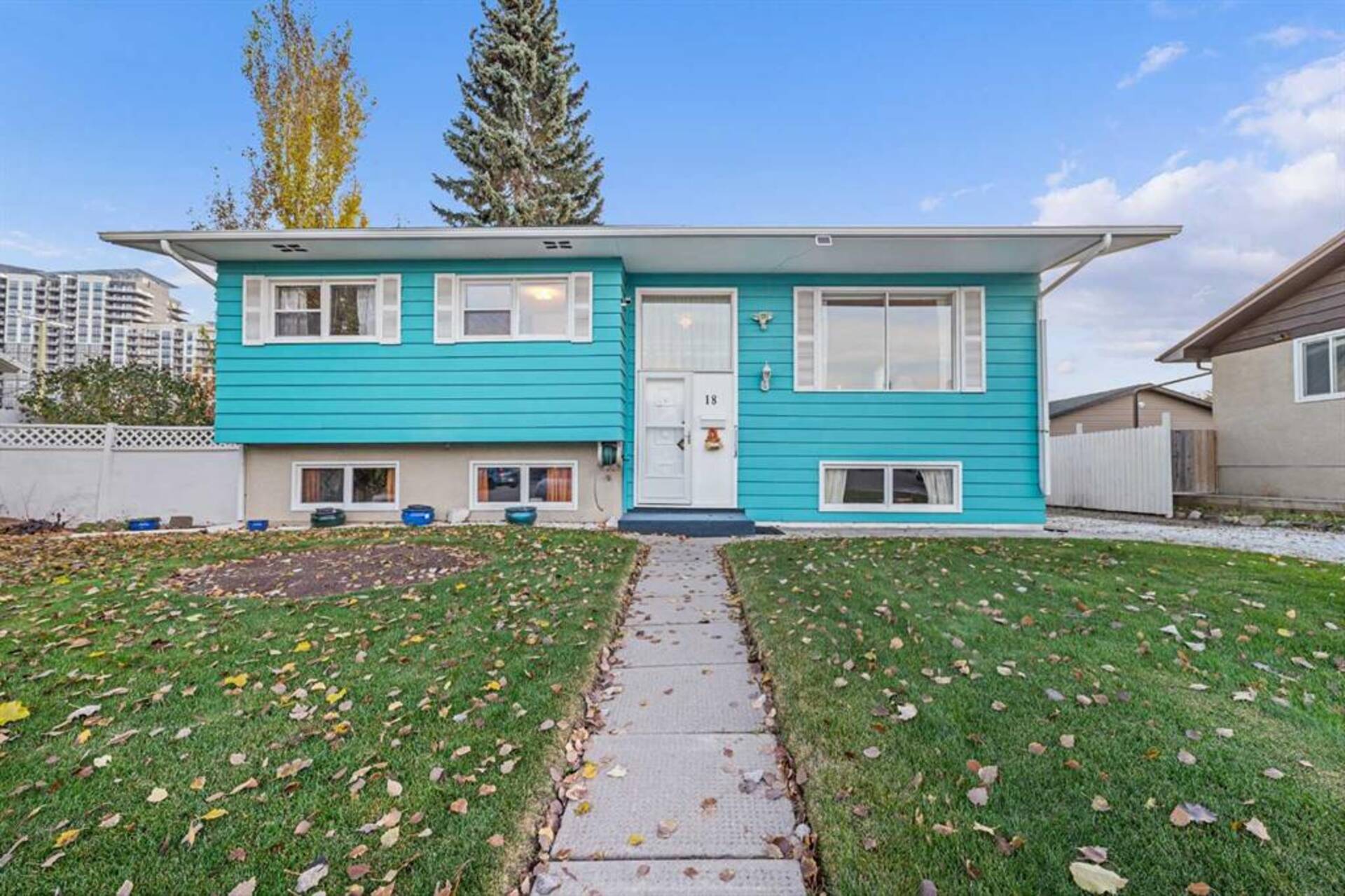 18 Harmon Place SW Calgary