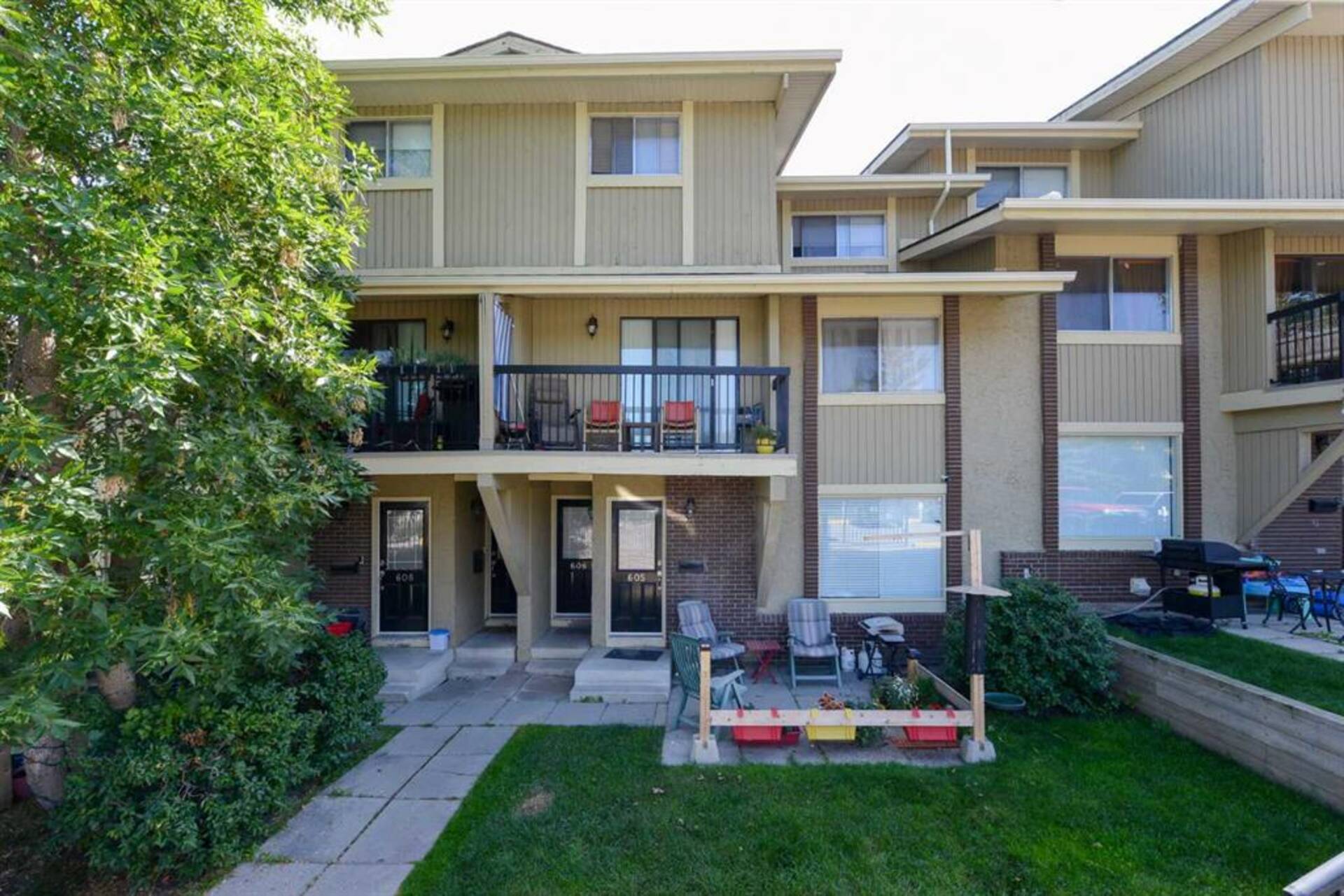 605, 2200 Woodview Drive SW Calgary