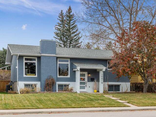 10619 Oakmoor Way SW Calgary