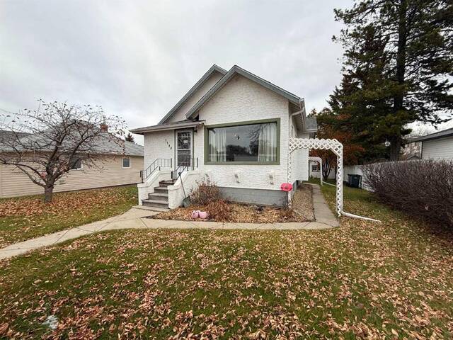 5208 51 Avenue Ponoka