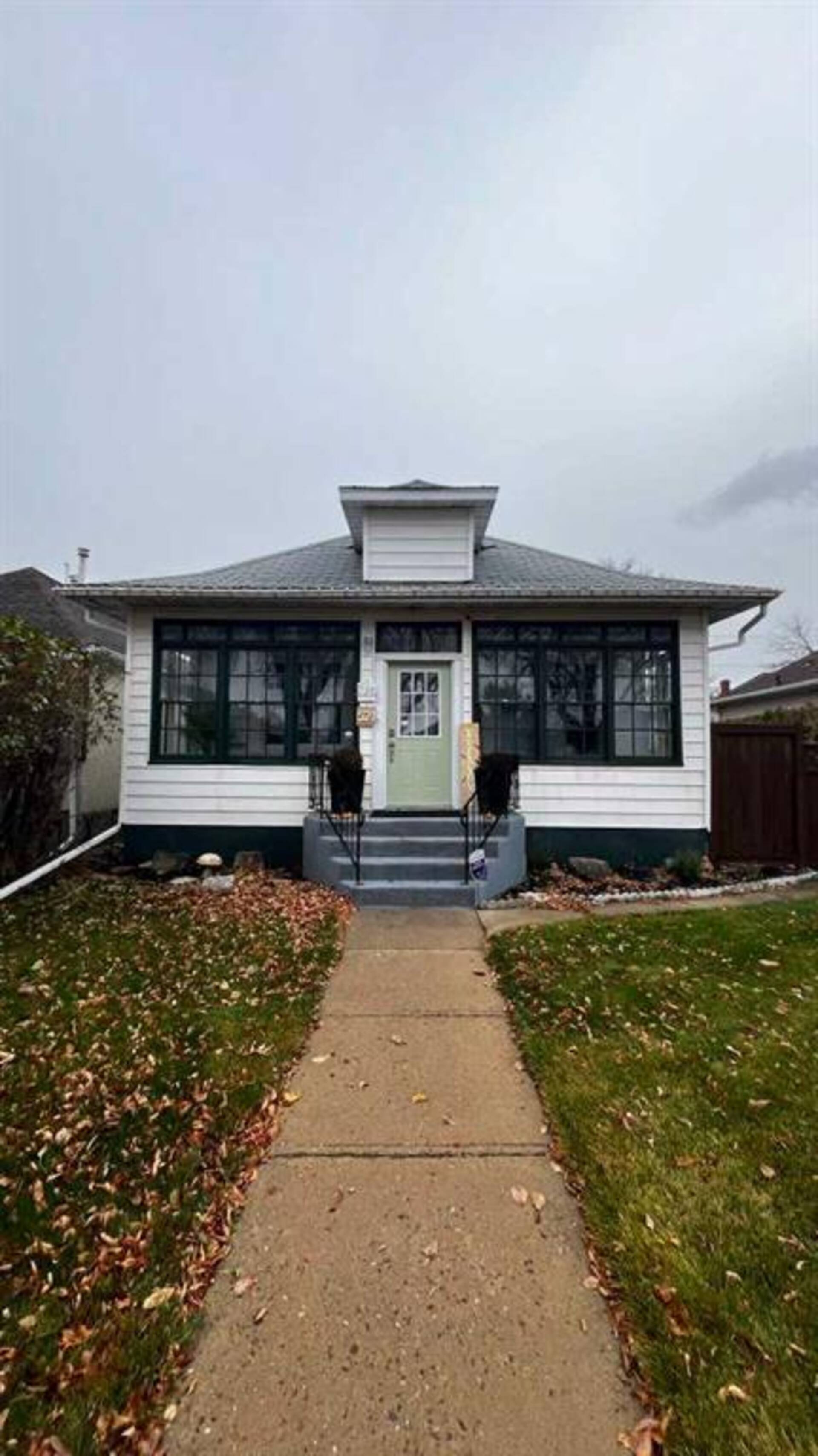 521 7 Street SE Medicine Hat