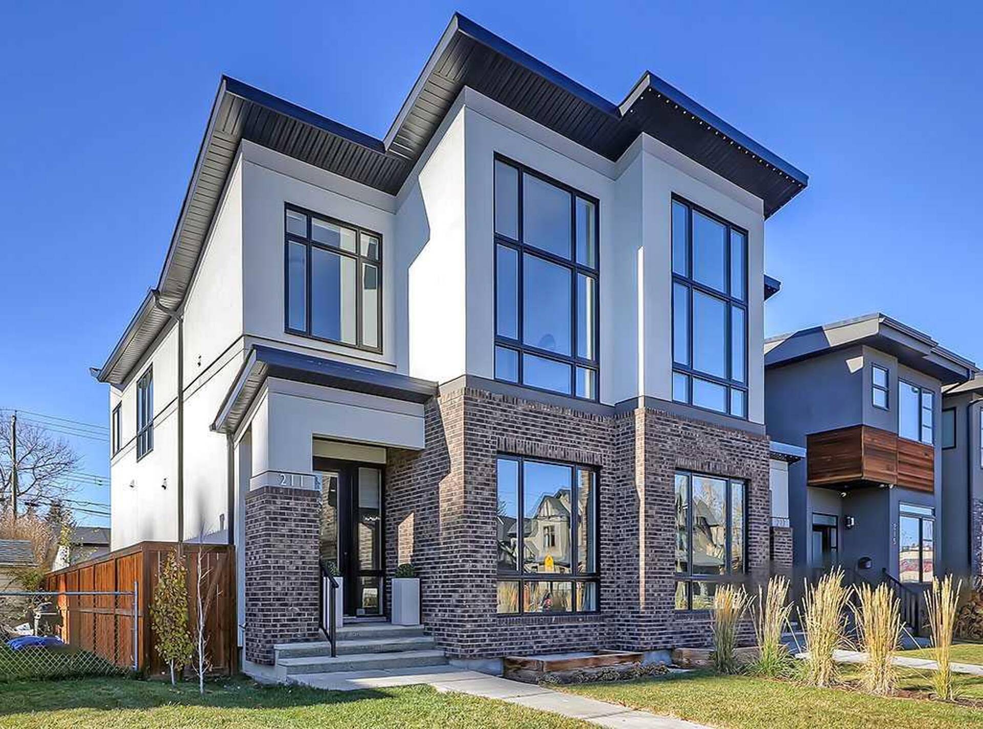 211 18 Street NW Calgary