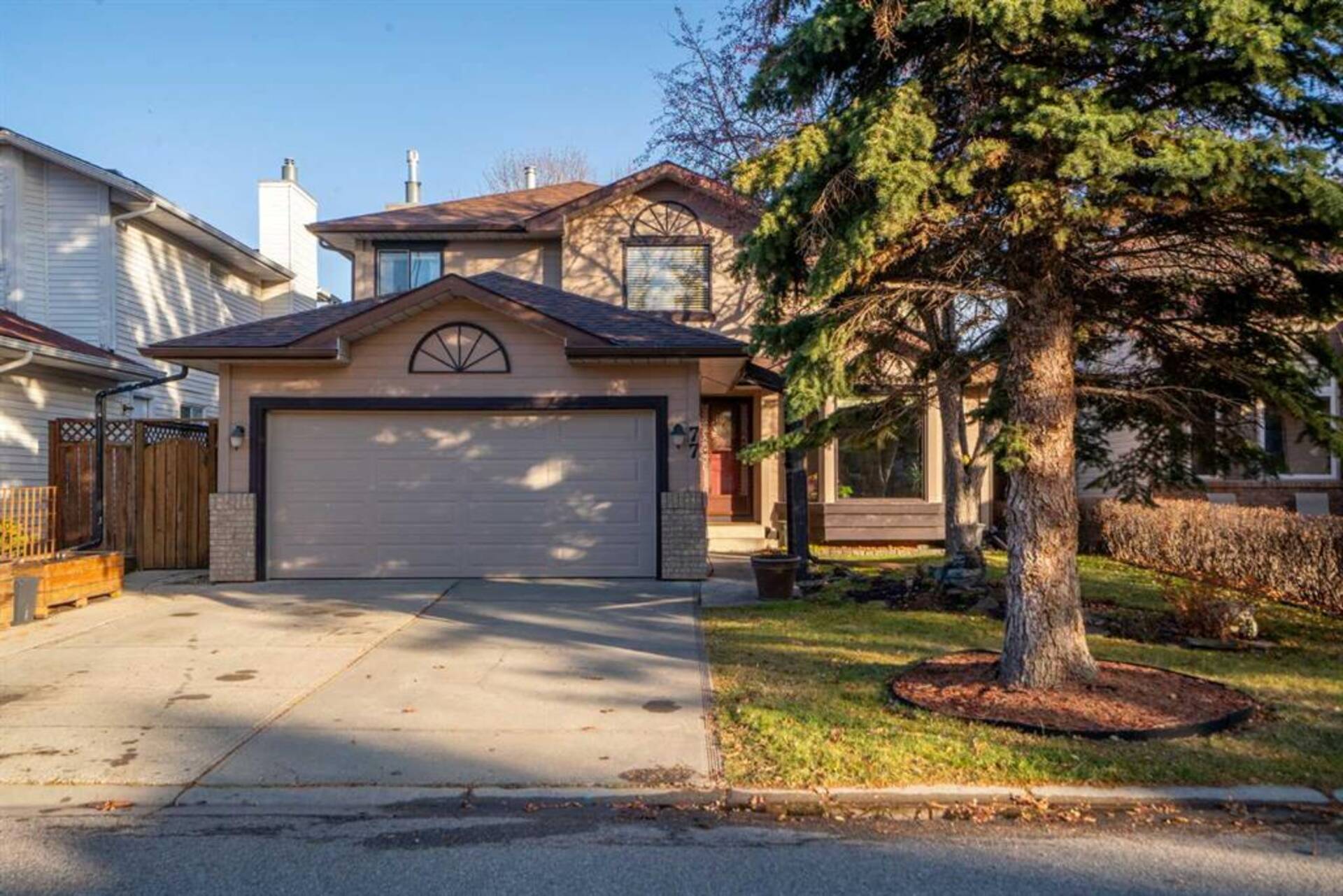 77 Shannon Circle SW Calgary