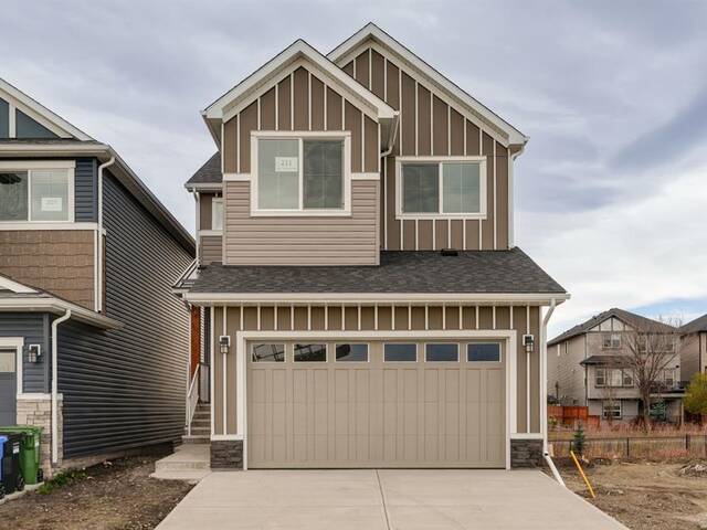 211 Silver Spruce Grove SW 